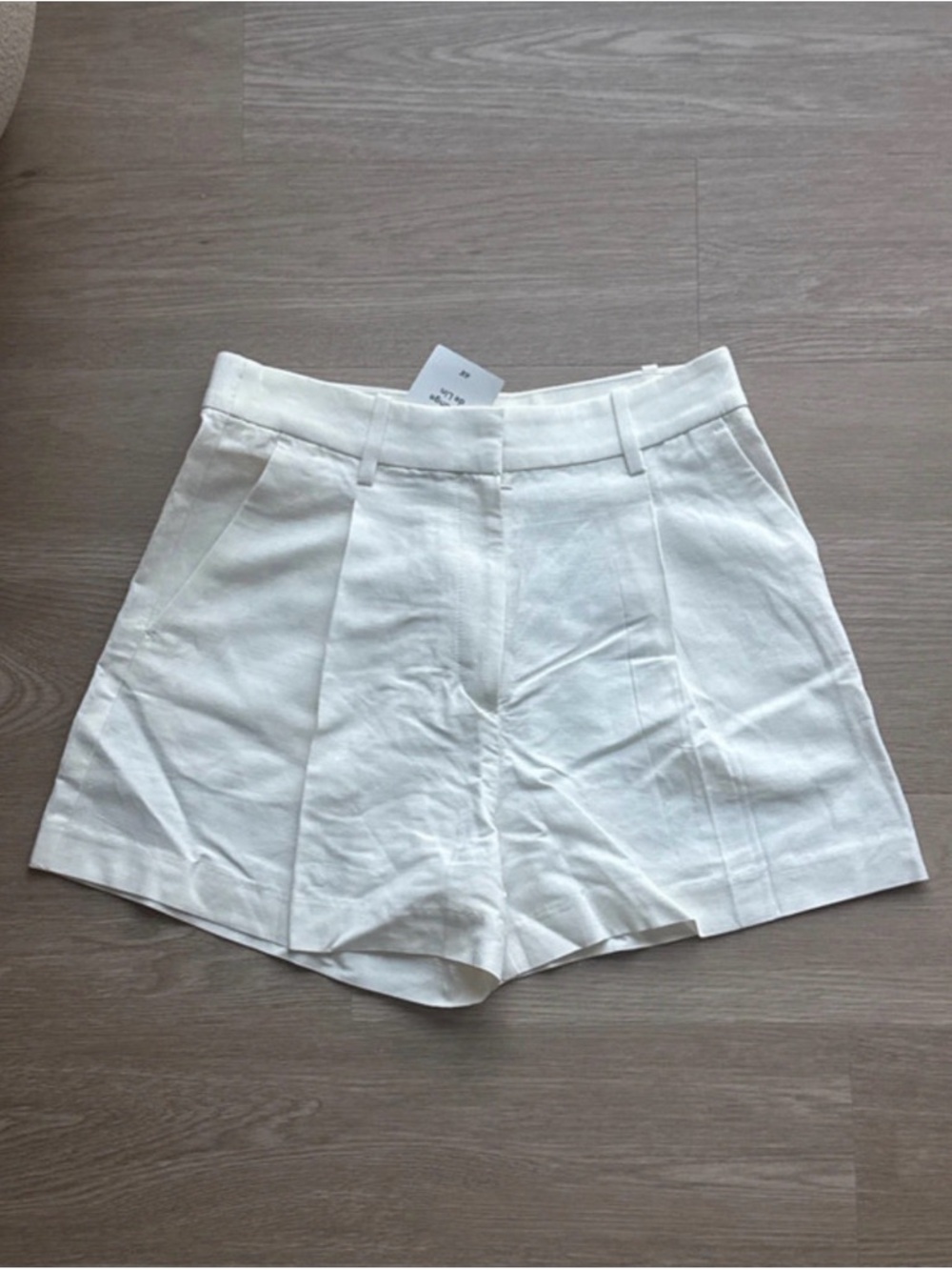 NEW H&M High-Waist Pleated Linen Shorts